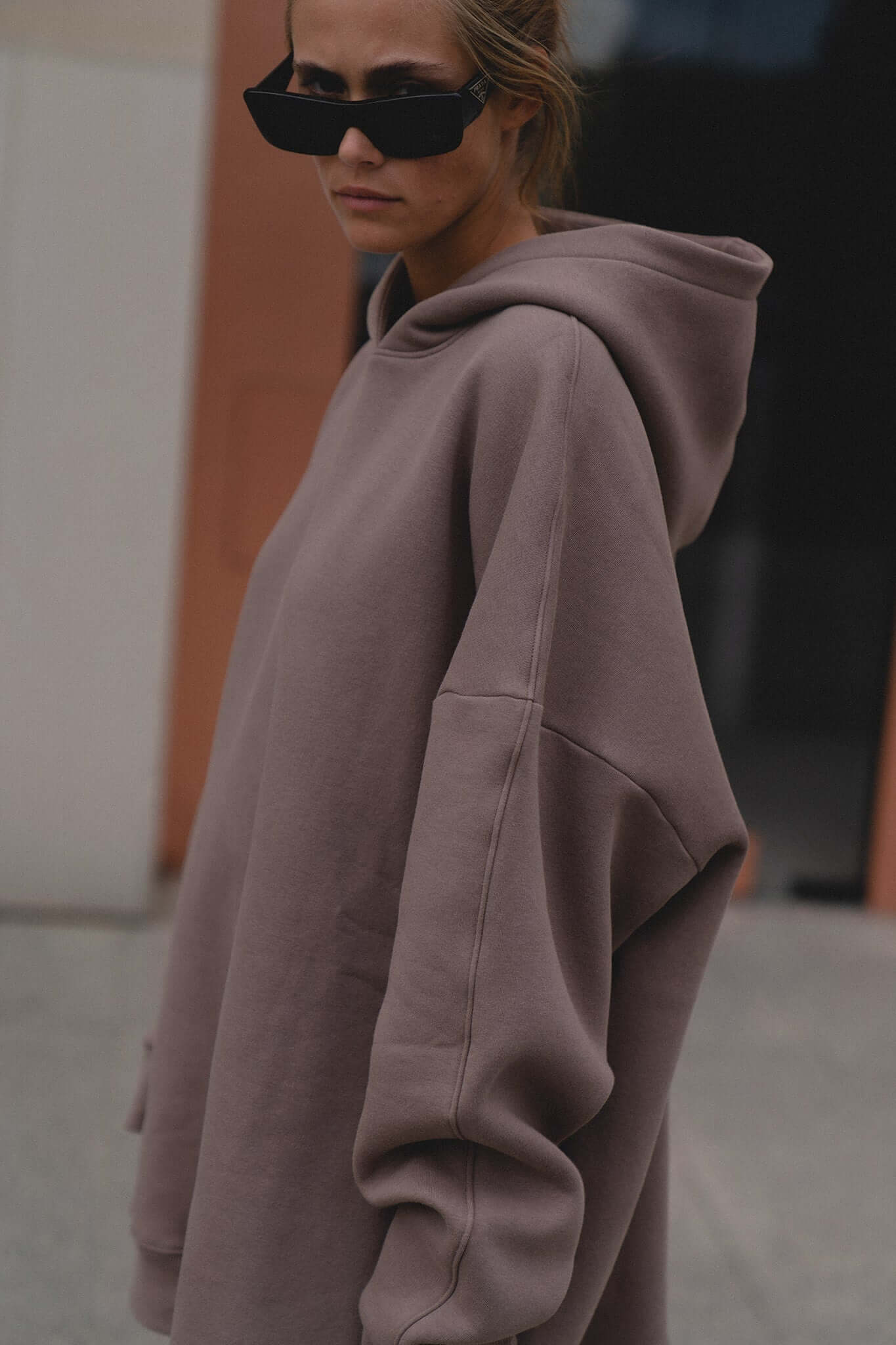 Bluza oversize z kapturem Deep Taupe